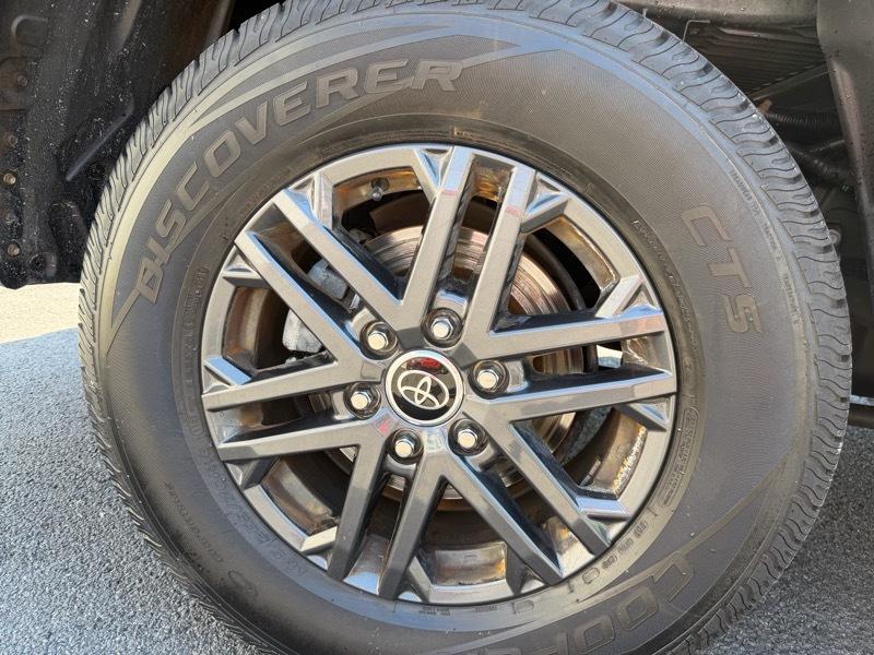 Toyota Tundra SR5 CrewMax 4WD 2024