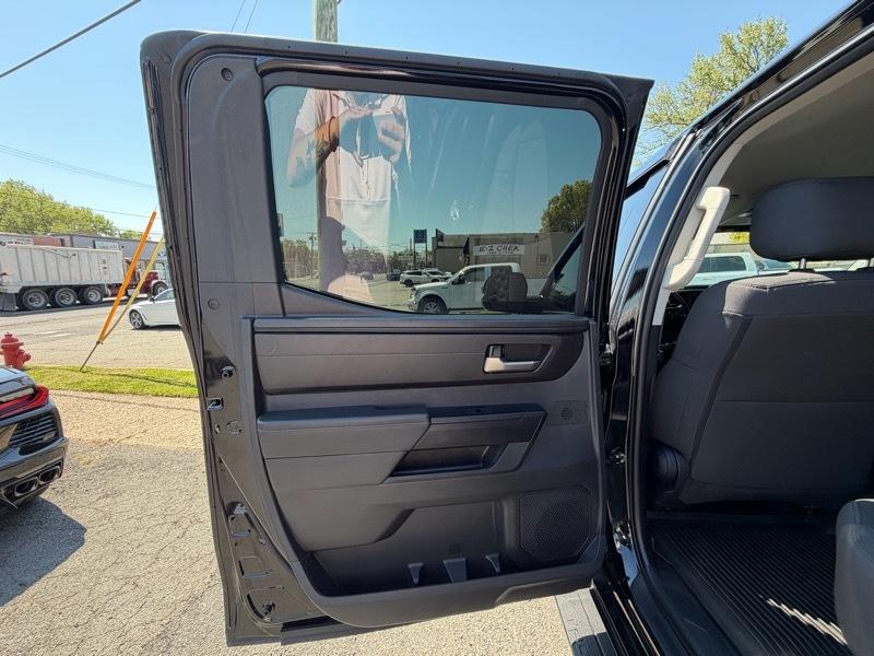 Toyota Tundra SR5 CrewMax 4WD 2024