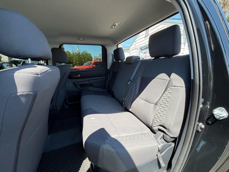 Toyota Tundra SR5 CrewMax 4WD 2024