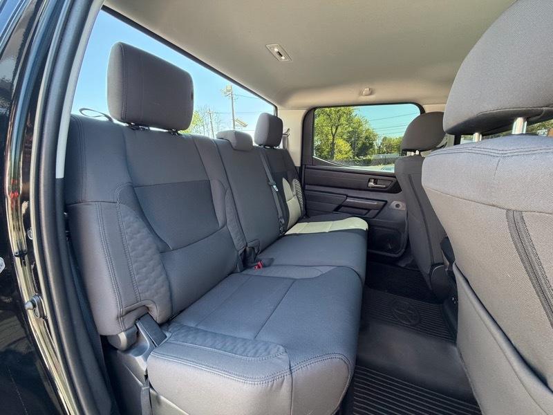 Toyota Tundra SR5 CrewMax 4WD 2024