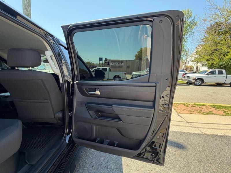 Toyota Tundra SR5 CrewMax 4WD 2024