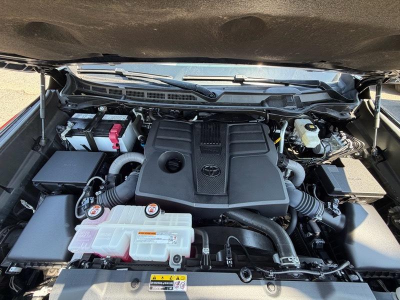 Toyota Tundra SR5 CrewMax 4WD 2024