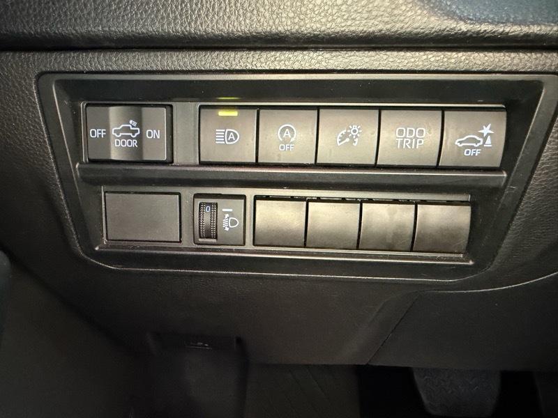 Toyota Tundra SR5 CrewMax 4WD 2024