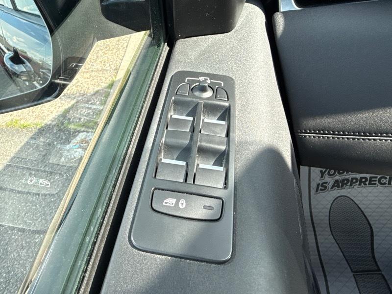Land Rover Discovery Sport S 4D SUV 2023
