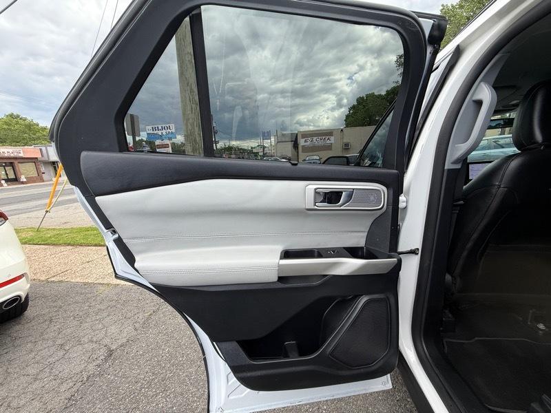 Ford Explorer XLT AWD 2023