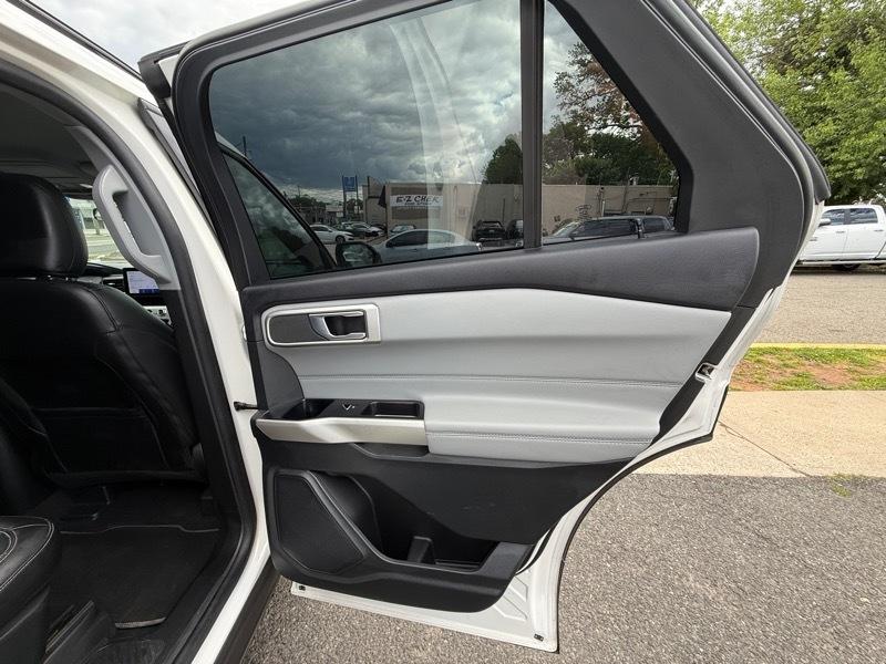 Ford Explorer XLT AWD 2023