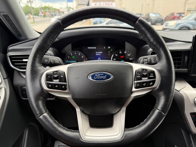 Ford Explorer XLT AWD 2023