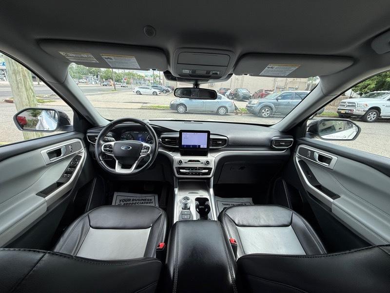 Ford Explorer XLT AWD 2023