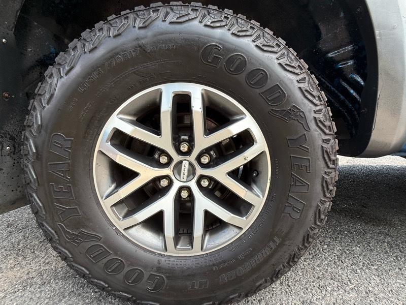 Ford F-150 Raptor SuperCrew 4WD 2017