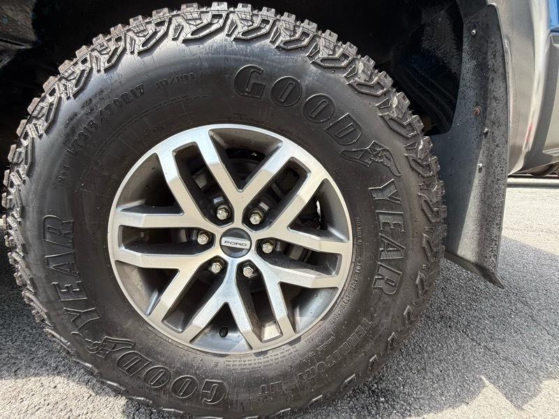Ford F-150 Raptor SuperCrew 4WD 2017