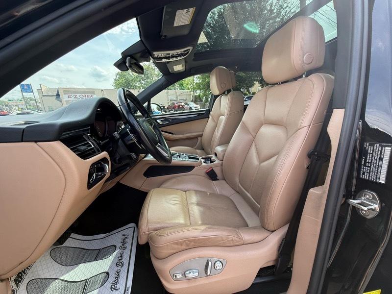 Porsche Macan AWD 4dr Turbo 2021