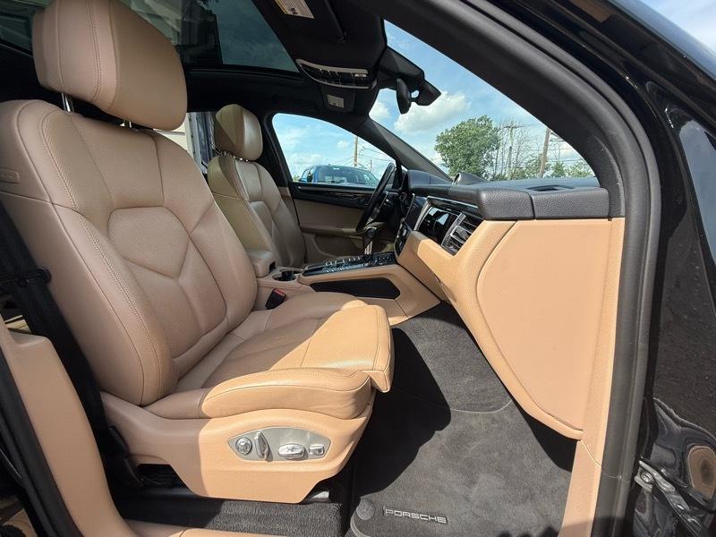 Porsche Macan AWD 4dr Turbo 2021