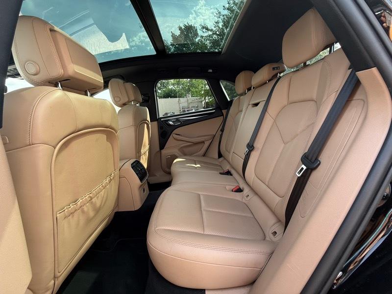 Porsche Macan AWD 4dr Turbo 2021