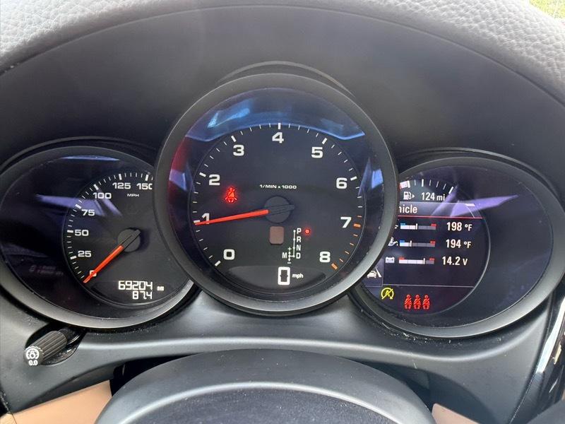 Porsche Macan AWD 4dr Turbo 2021