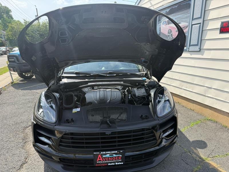 Porsche Macan AWD 4dr Turbo 2021