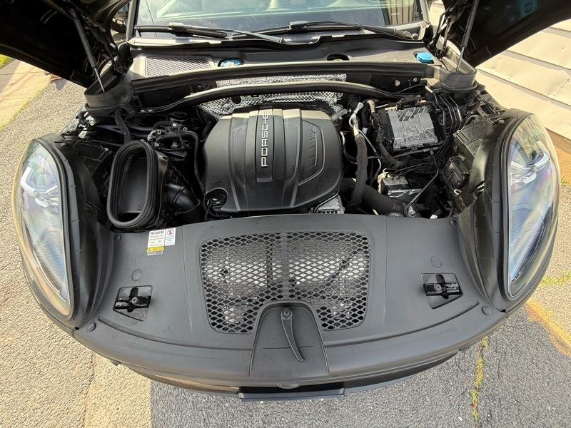 Porsche Macan AWD 4dr Turbo 2021