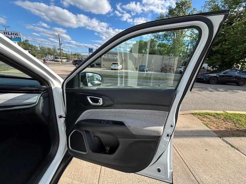 Jeep Compass Latitude 4D SUV 4WD 2023