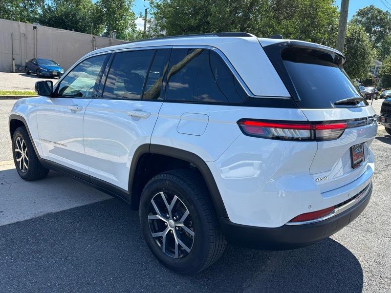 Jeep Grand Cherokee Limited 4D SUV 4WD 2023