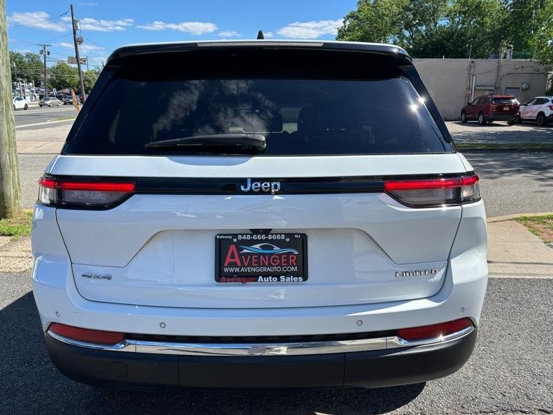Jeep Grand Cherokee Limited 4D SUV 4WD 2023