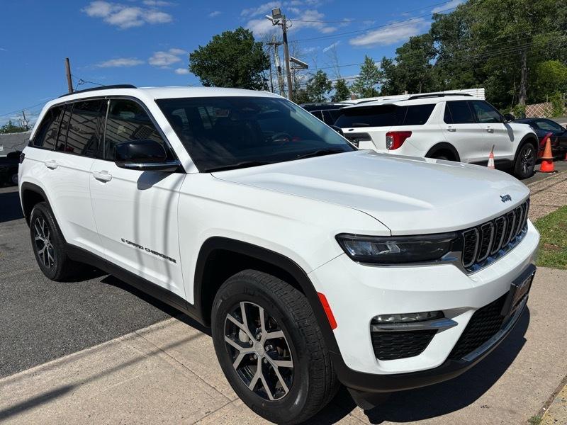Jeep Grand Cherokee Limited 4D SUV 4WD 2023