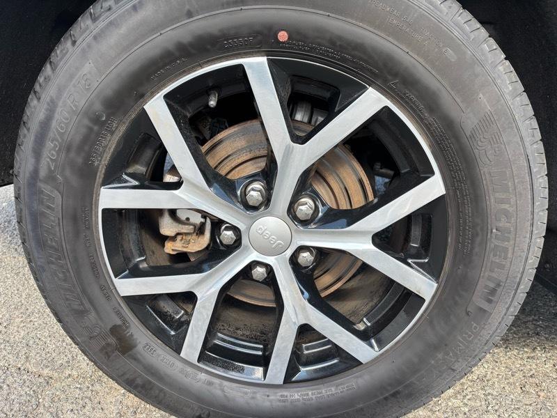 Jeep Grand Cherokee Limited 4D SUV 4WD 2023