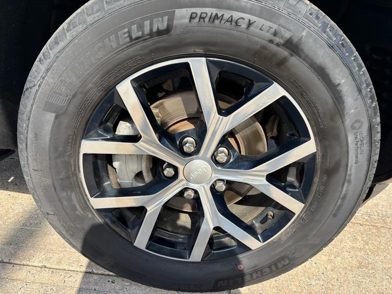Jeep Grand Cherokee Limited 4D SUV 4WD 2023