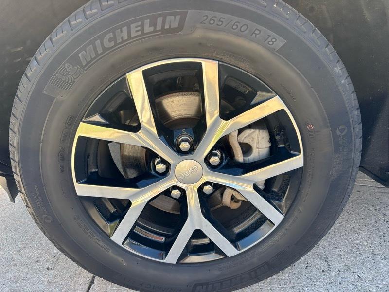 Jeep Grand Cherokee Limited 4D SUV 4WD 2023