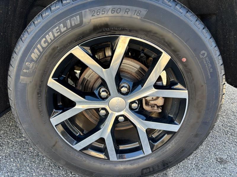 Jeep Grand Cherokee Limited 4D SUV 4WD 2023
