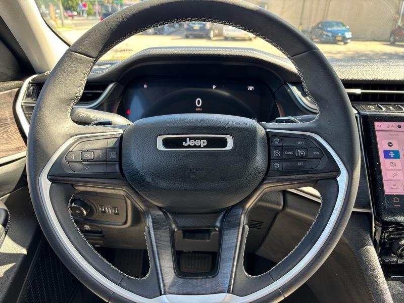 Jeep Grand Cherokee Limited 4D SUV 4WD 2023