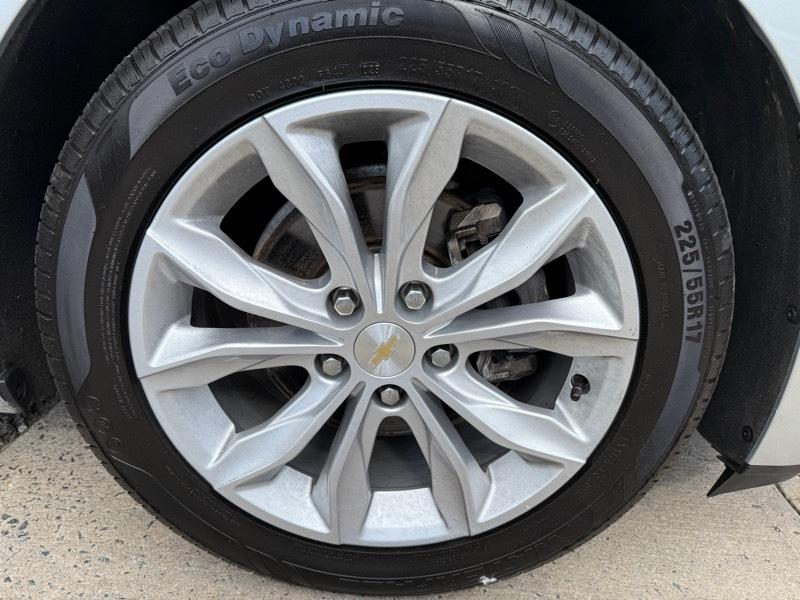 Chevrolet Malibu 4dr Sdn LT Platinum Edition 2022