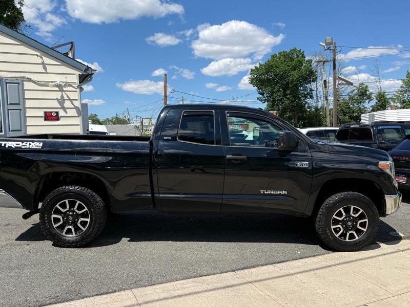 Toyota Tundra SR5 5.7L V8 Double Cab 4WD 2018