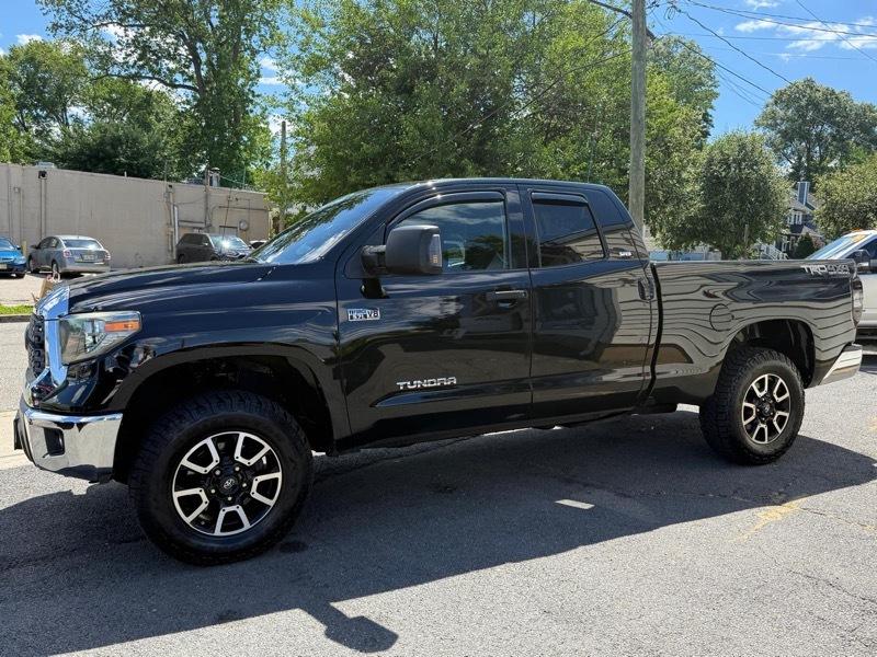 Toyota Tundra SR5 5.7L V8 Double Cab 4WD 2018