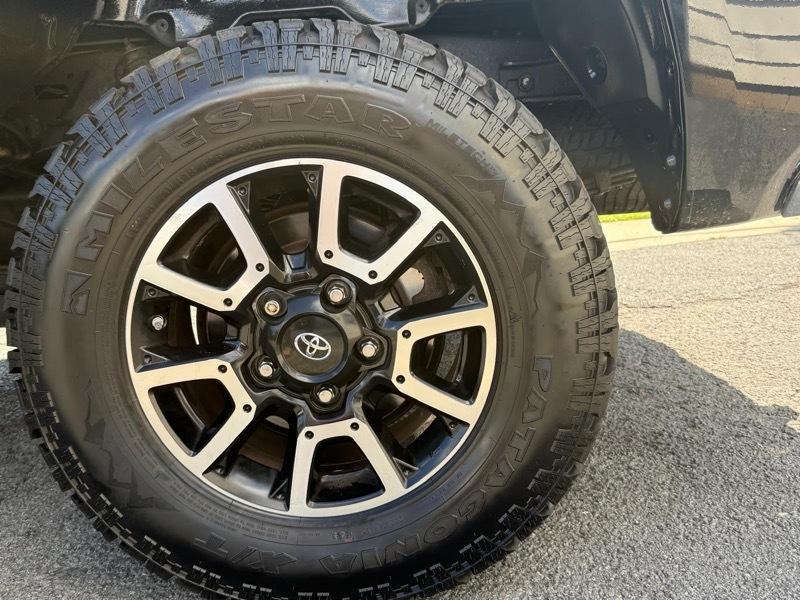 Toyota Tundra SR5 5.7L V8 Double Cab 4WD 2018