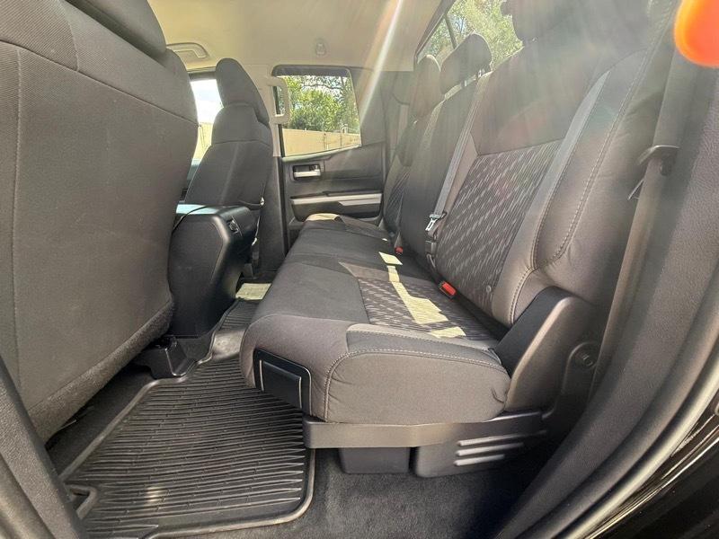 Toyota Tundra SR5 5.7L V8 Double Cab 4WD 2018