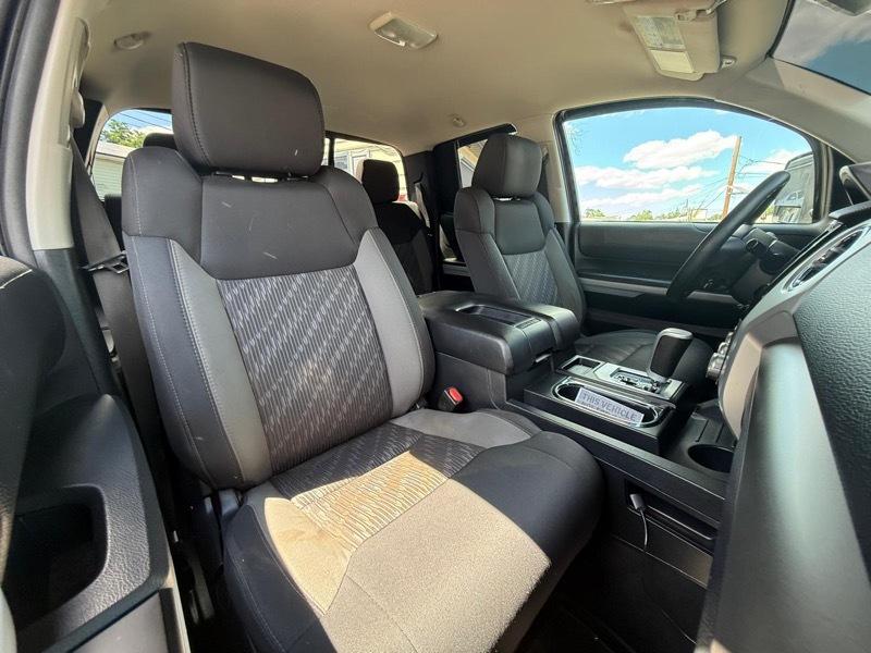 Toyota Tundra SR5 5.7L V8 Double Cab 4WD 2018