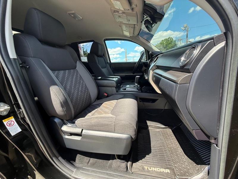 Toyota Tundra SR5 5.7L V8 Double Cab 4WD 2018
