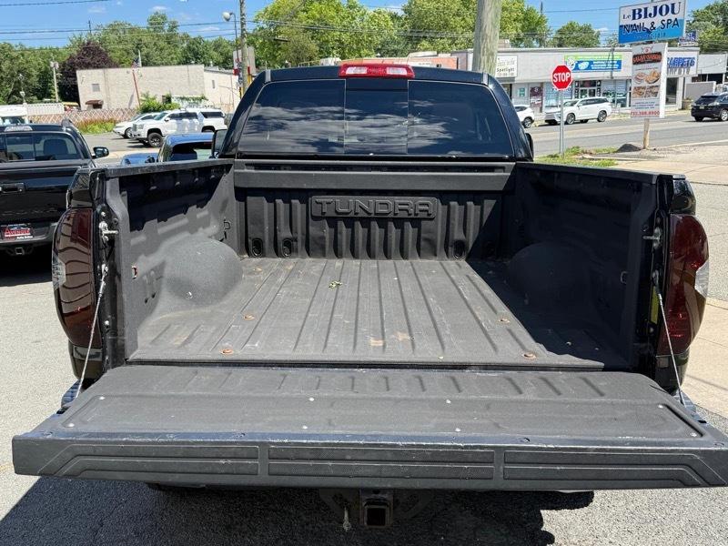 Toyota Tundra SR5 5.7L V8 Double Cab 4WD 2018