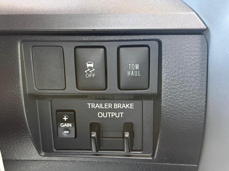 Toyota Tundra SR5 5.7L V8 Double Cab 4WD 2018