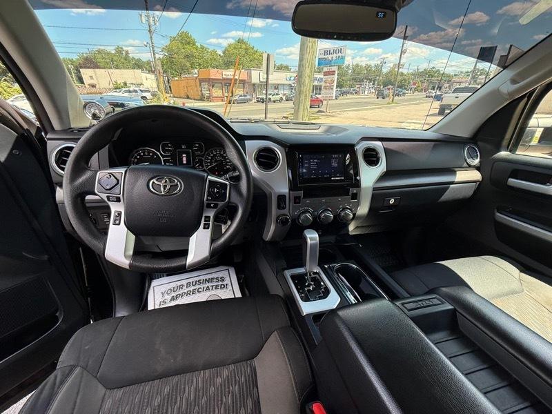 Toyota Tundra SR5 5.7L V8 Double Cab 4WD 2018