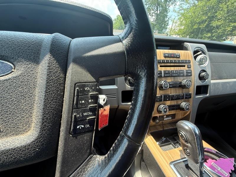 Ford F-150 Lariat SuperCrew 4WD 2011