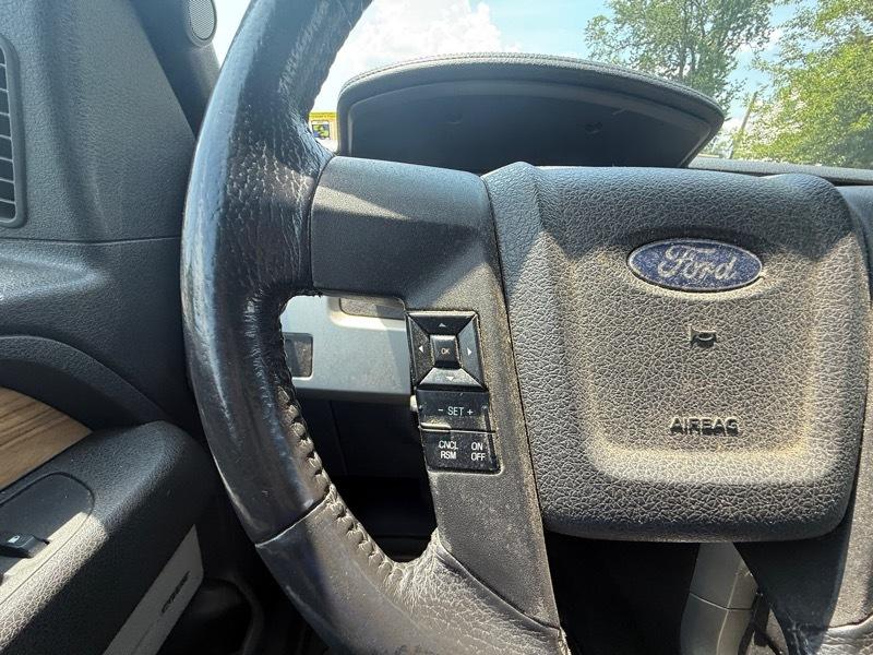 Ford F-150 Lariat SuperCrew 4WD 2011