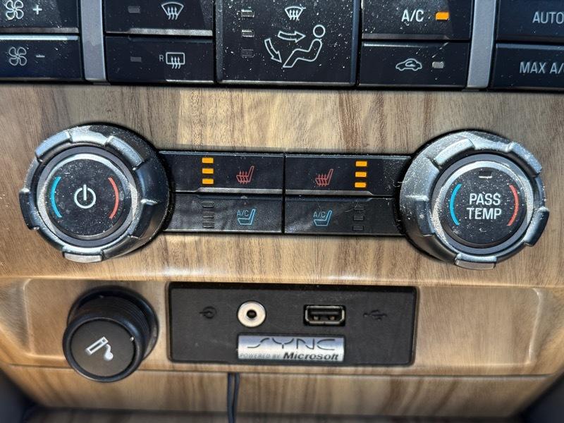 Ford F-150 Lariat SuperCrew 4WD 2011