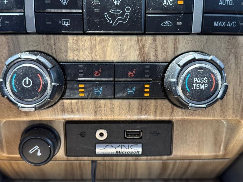 Ford F-150 Lariat SuperCrew 4WD 2011