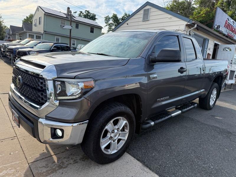 Toyota Tundra  2021