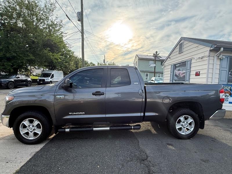 Toyota Tundra  2021