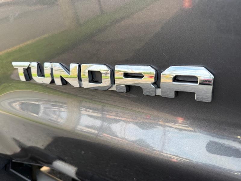 Toyota Tundra  2021