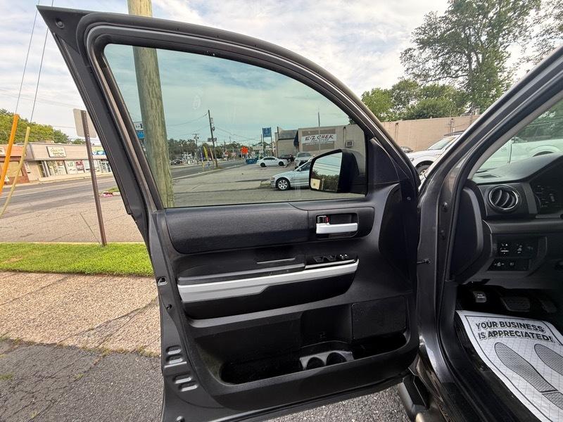 Toyota Tundra  2021