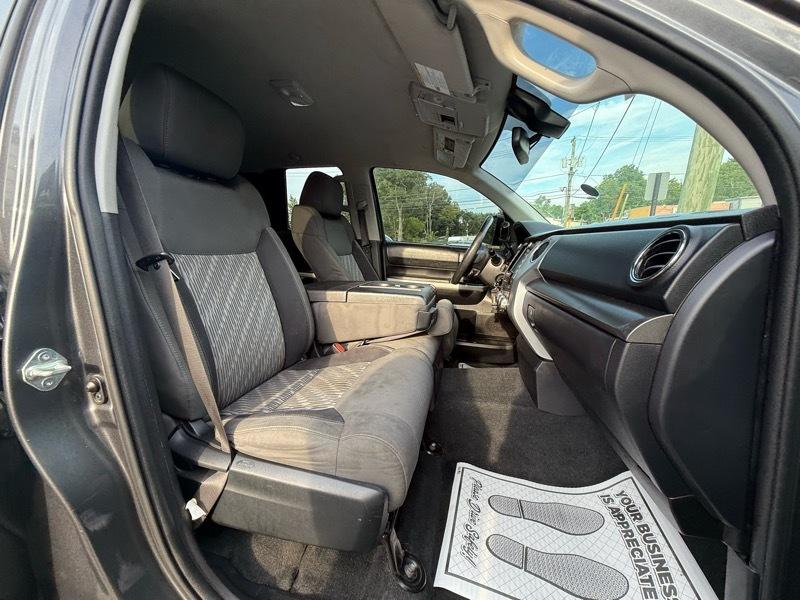 Toyota Tundra  2021
