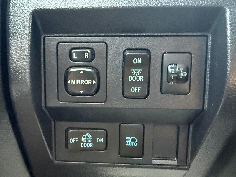 Toyota Tundra  2021