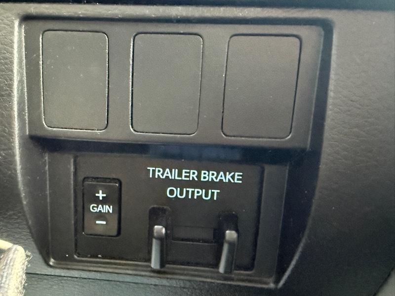 Toyota Tundra  2021
